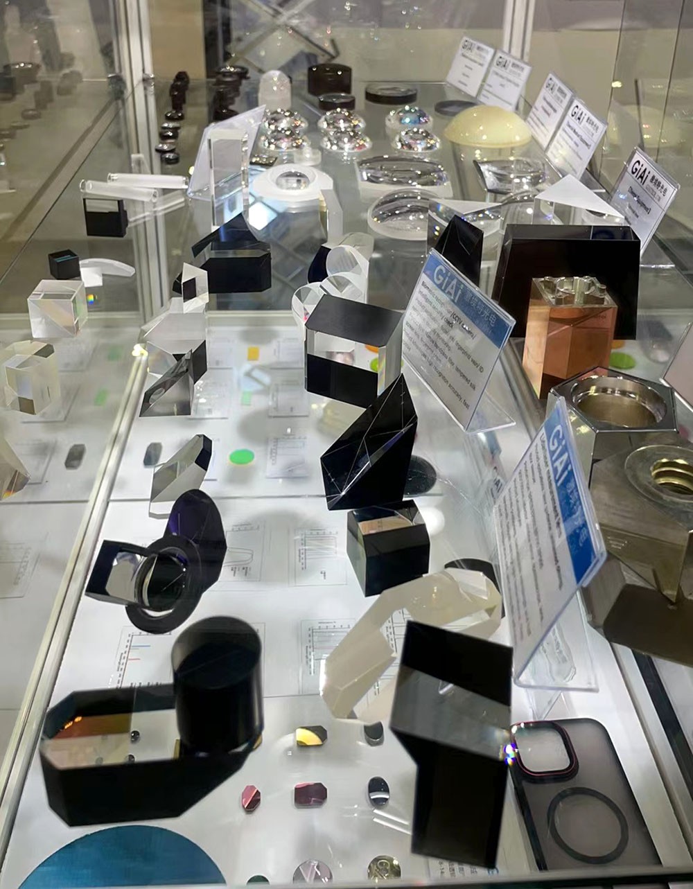 濾光片 激埃特光學(xué)棱鏡反射鏡展品展示